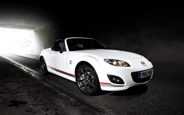 White sports car tunnel hood free wallpaper for desktop - medium preview image
