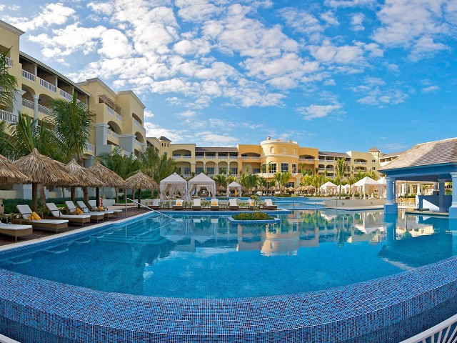 Large swimming pool lounge chairs free wallpaper for desktop - medium preview image