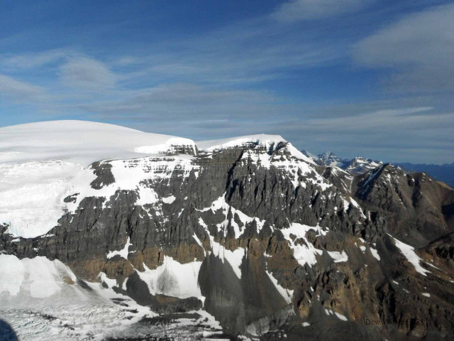 Mountain top snowboarder detailed matte free wallpaper for desktop - medium preview image