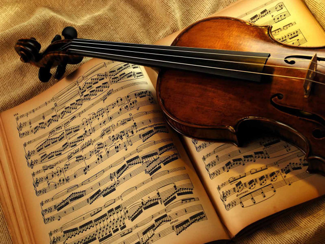 Violin sheet music bed book #2 free wallpaper for desktop - medium preview image