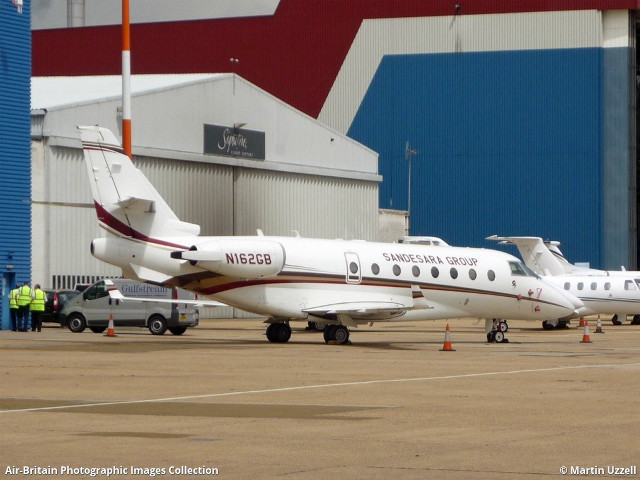 Small plane runway truck airport free wallpaper for desktop - medium preview image