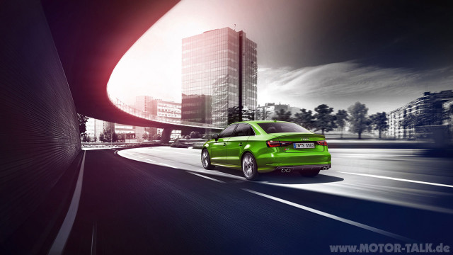 Green car city street night free wallpaper for desktop - medium preview image