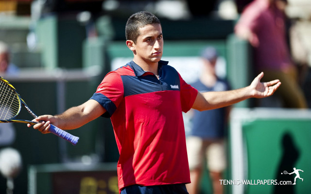 Man holding tennis racquet court #12 free wallpaper for desktop - medium preview image