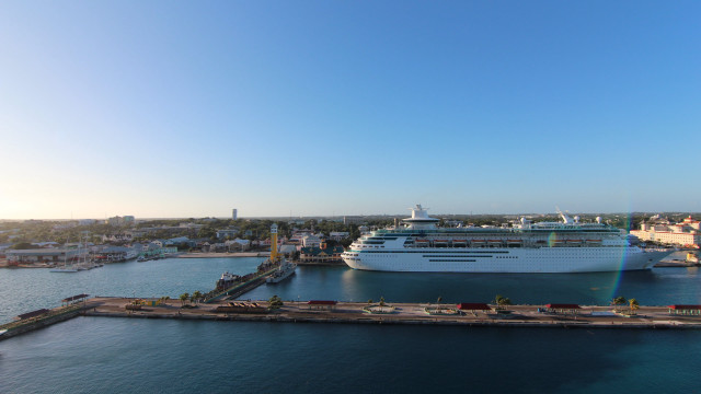 Cruise ship harbor city blue free wallpaper for desktop - medium preview image