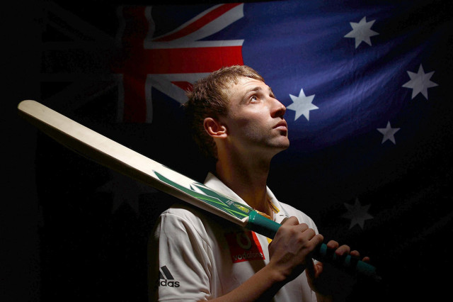 Man holding bat australia flag free wallpaper for desktop - medium preview image