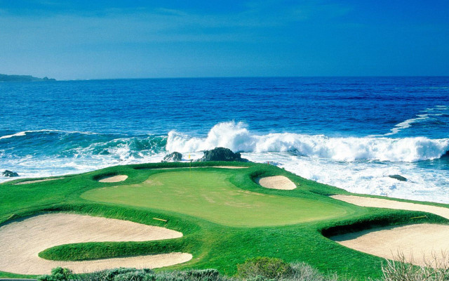 Golf course ocean view waves free wallpaper for desktop - medium preview image