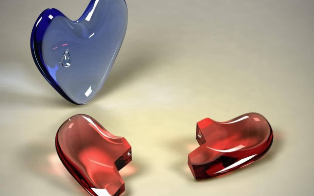 Heart shaped couple on tabletop free wallpaper for desktop - medium preview image