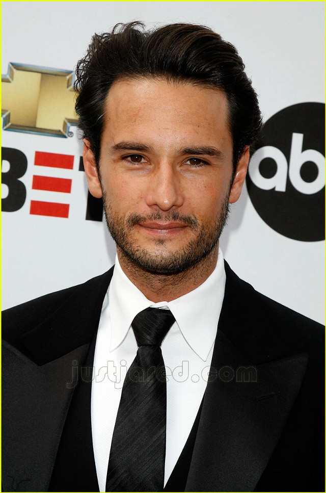 Man suit tie event white #3 free wallpaper for mobile - medium preview image