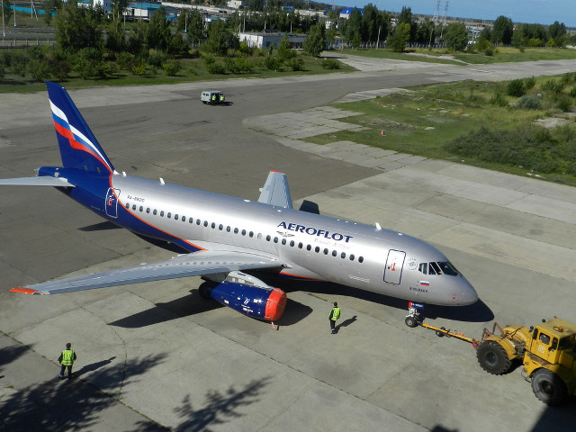 Jetliner yellowtruck fedotsychkov sideprofile forest free wallpaper for desktop - medium preview image