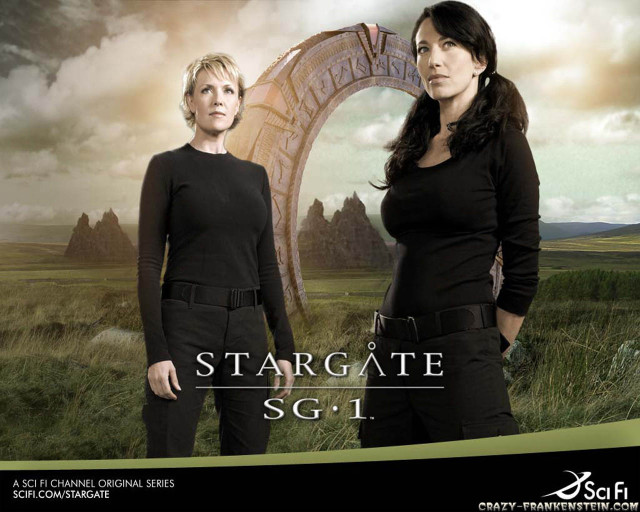 Women field arch sky background free wallpaper for desktop - medium preview image