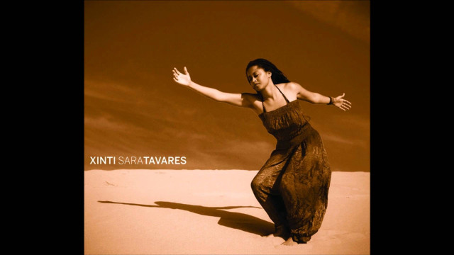 Woman dress dancing sand arms free wallpaper for desktop - medium preview image