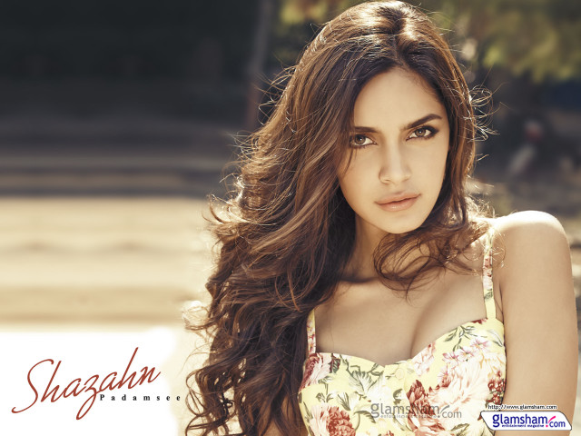 Araceli gilbert floral dress smile free wallpaper for desktop - medium preview image