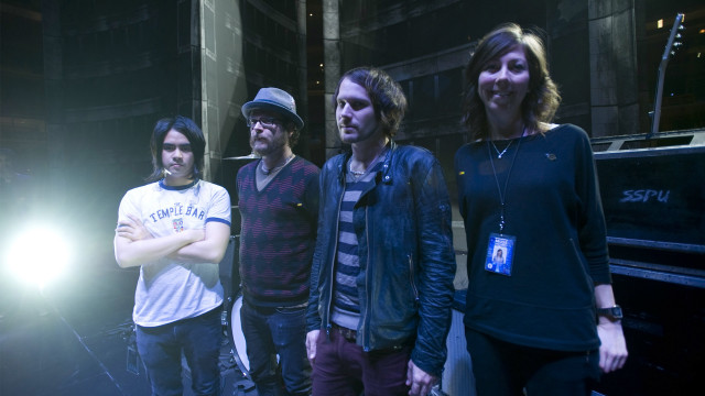 Group people building light standing free wallpaper for desktop - medium preview image