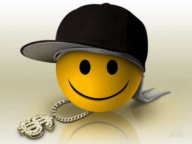 Smiley face hat chain keychain free wallpaper for desktop - medium preview image