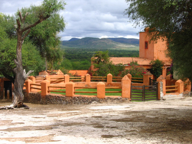 Dirt road fence tree house free wallpaper for desktop - medium preview image