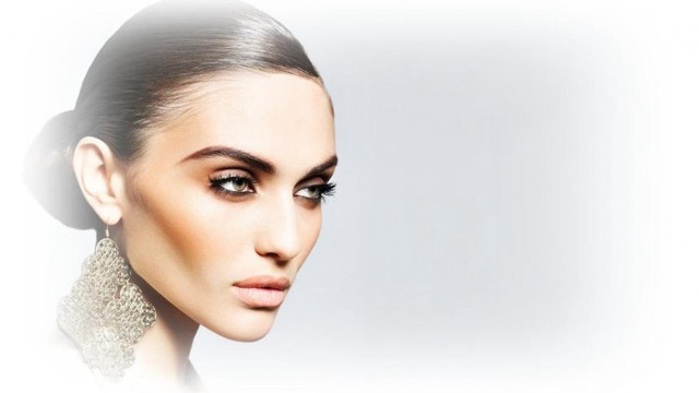 Woman earrings white background image free wallpaper for desktop - medium preview image