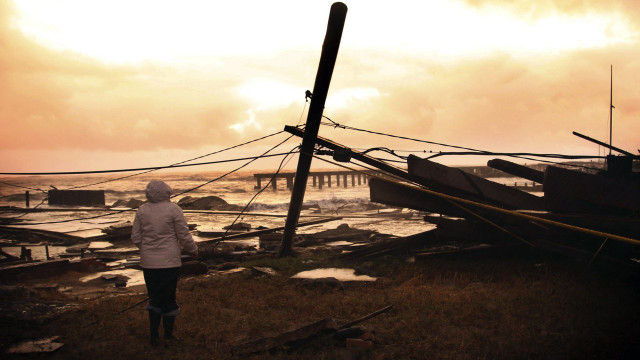Person boat beach sunset dawn free wallpaper for desktop - medium preview image