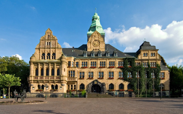 Large building clock tower sky #5 free wallpaper for desktop - medium preview image