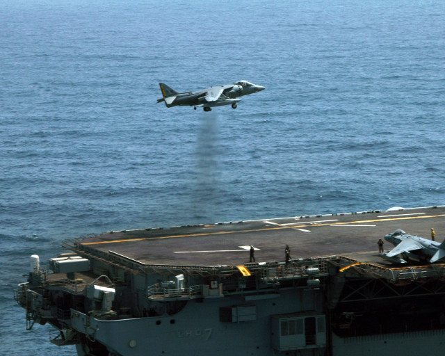 Fighter jet ship ocean landing free wallpaper for desktop - medium preview image