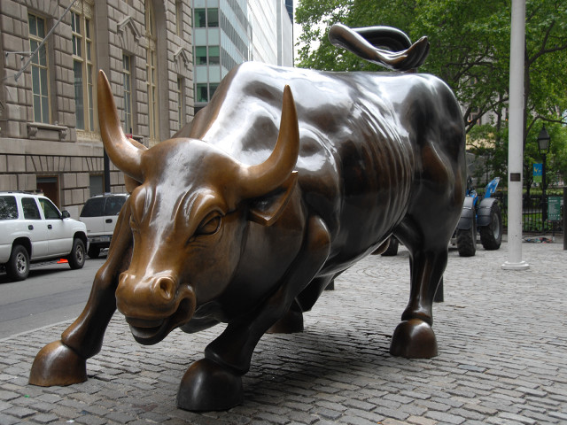 Bull statue brick sidewalk city #2 free wallpaper for desktop - medium preview image