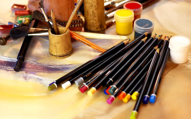 Paint brushes art supplies table free wallpaper for desktop - medium preview image