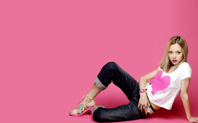 Woman sitting ground legs crossed #4 free wallpaper for desktop - medium preview image