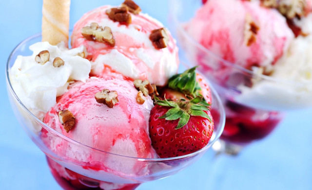 Ice cream strawberries pecans glasses free wallpaper for desktop - medium preview image