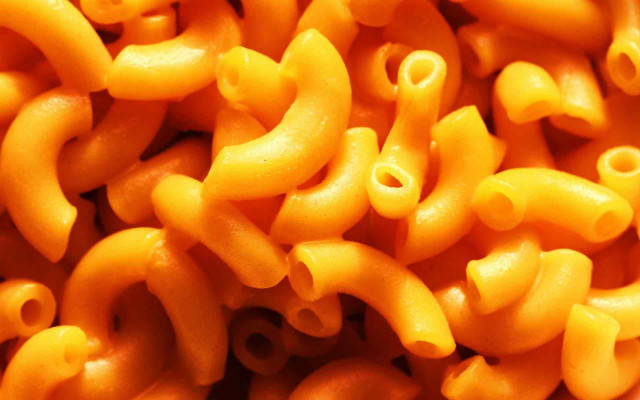 Macaroni cheese noodles fork closeup #2 free wallpaper for desktop - medium preview image
