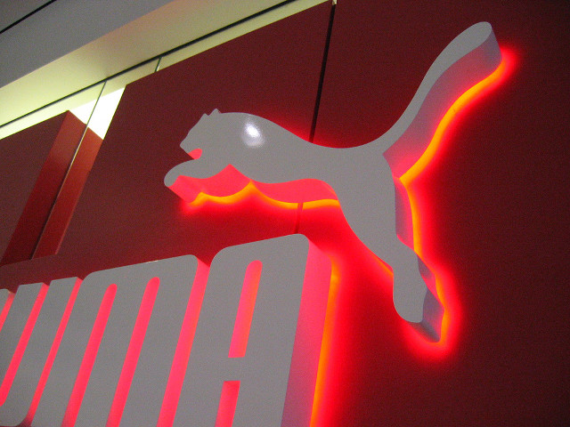 Neon sign cat building side free wallpaper for desktop - medium preview image