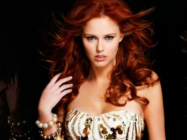 Woman red hair gold dress free wallpaper for desktop - medium preview image
