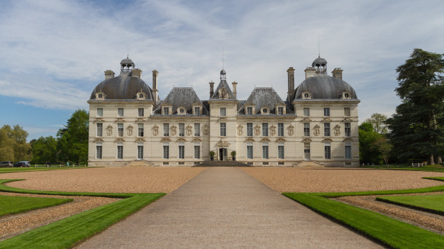 Large building walkway lawn front free wallpaper for desktop - medium preview image