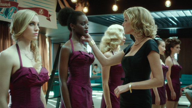 Women dresses hair combs room free wallpaper for desktop - medium preview image