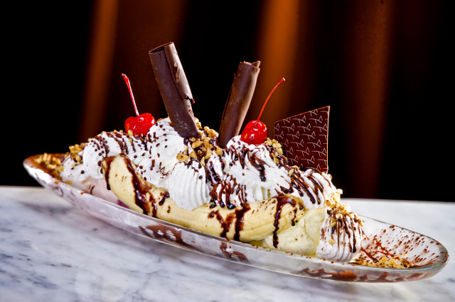 Banana split chocolate ice cream free wallpaper for desktop - medium preview image