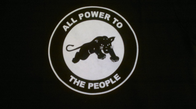 Black white logo circle background free wallpaper for desktop - medium preview image