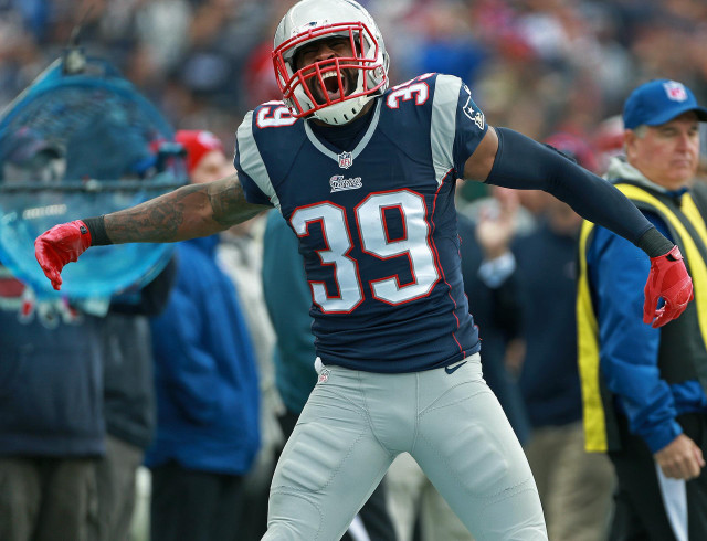 Football player arms outstretched hands #2 free wallpaper for desktop - medium preview image