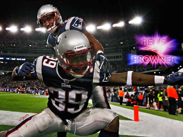 Football players celebrating field crowd free wallpaper for desktop - medium preview image