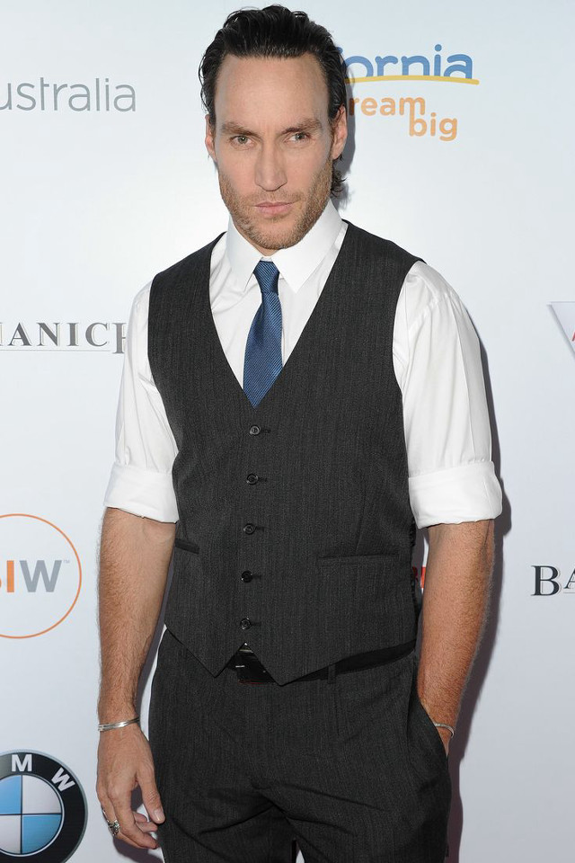 Man suit tie redcarpet blueamerican free wallpaper for mobile - medium preview image