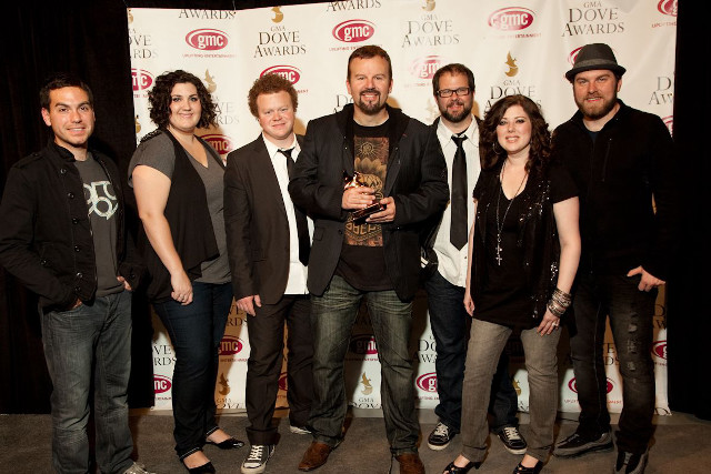 Group people stage backdrop trophy free wallpaper for desktop - medium preview image