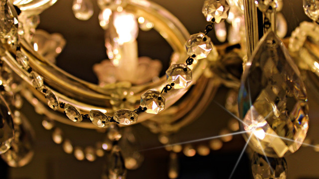 Chandelier multiple lights hanging light free wallpaper for desktop - medium preview image