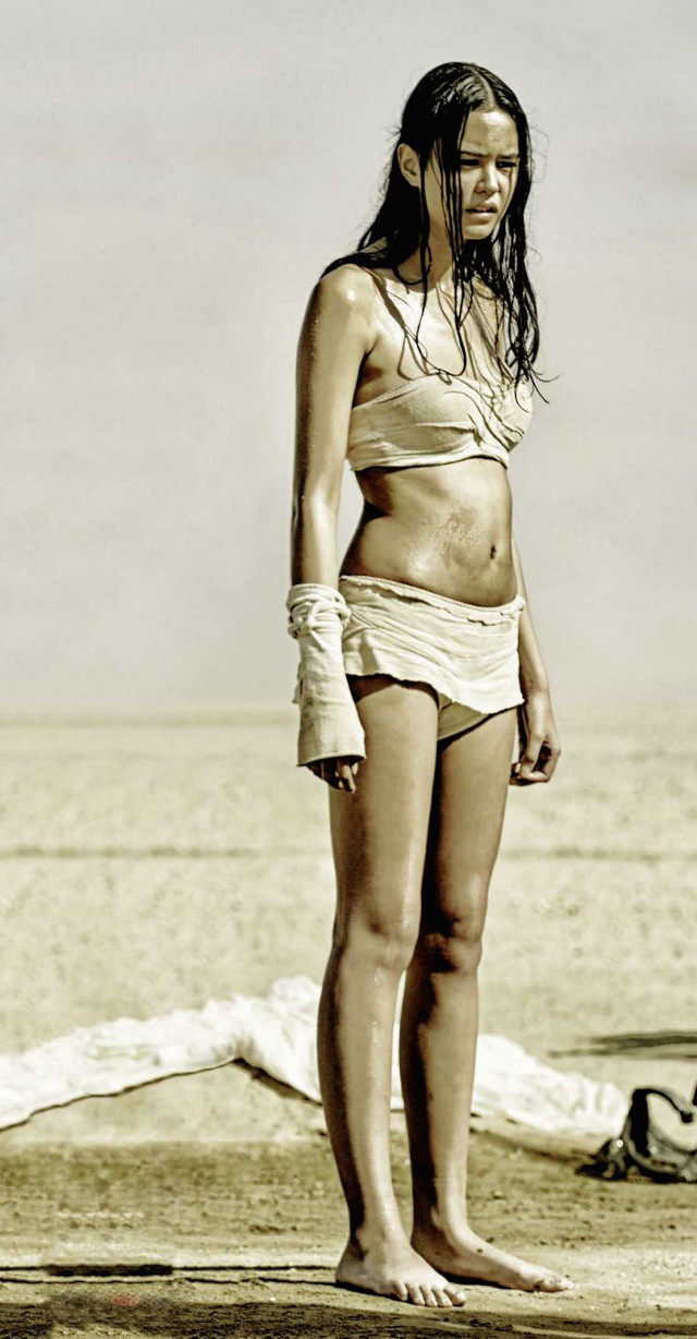 Woman bathing suit beach frisbee free wallpaper for mobile - medium preview image