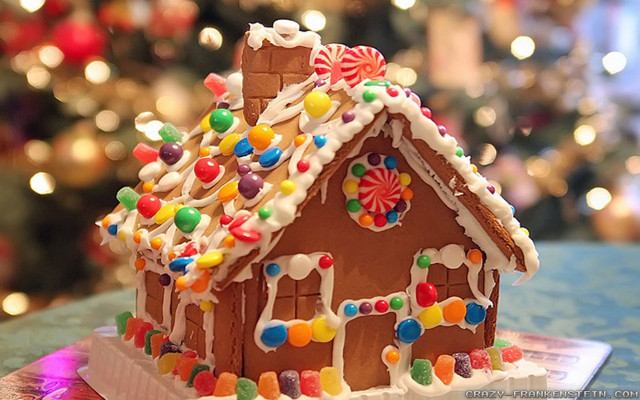 Gingerbread house candy table christmas #3 free wallpaper for desktop - medium preview image