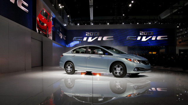 Silver car showroom large screen free wallpaper for desktop - medium preview image