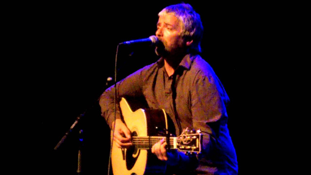 Man guitar concert stage microphone #2 free wallpaper for desktop - medium preview image