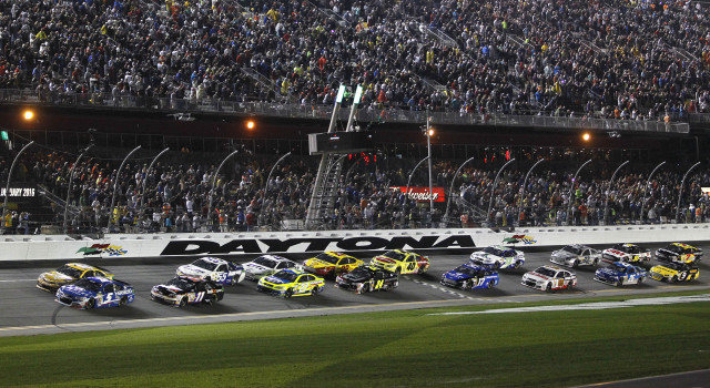 Cars race track crowd people free wallpaper for desktop - medium preview image