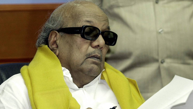 Man sunglasses yellow scarf sitting free wallpaper for desktop - medium preview image