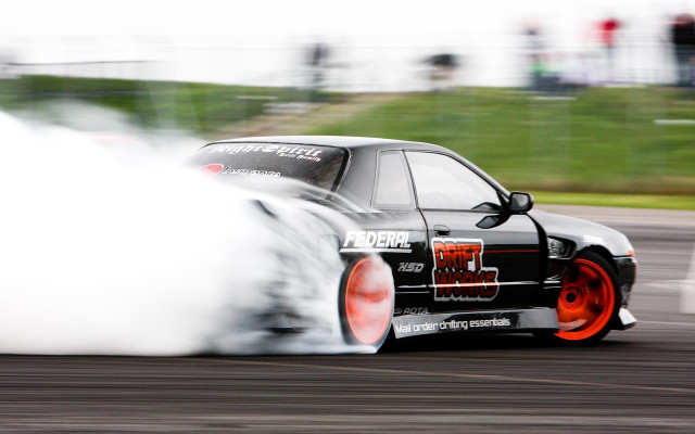 Car smoke tires track people free wallpaper for desktop - medium preview image