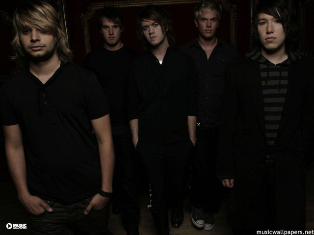 Men group room mirror middle #2 free wallpaper for desktop - medium preview image