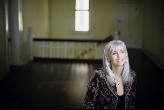 Woman white hair room door free wallpaper for desktop - medium preview image