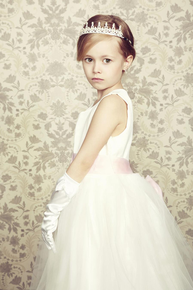 Little girl white dress tiara free wallpaper for mobile - medium preview image