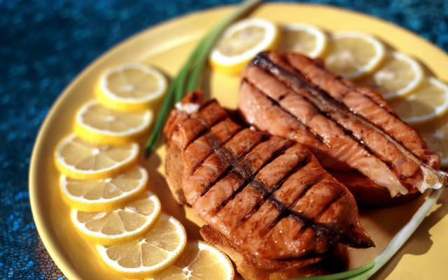 Grilled meat lemons tablecloth blue free wallpaper for desktop - medium preview image